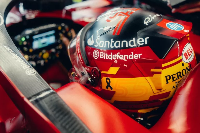 Carlos Sainz, Ferrari SF-24 helmet detail