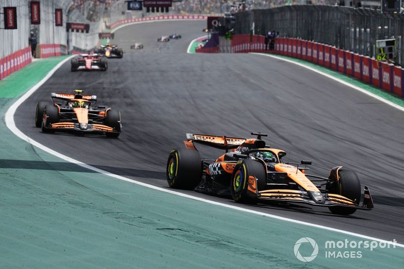 Oscar Piastri, McLaren MCL38, Lando Norris 