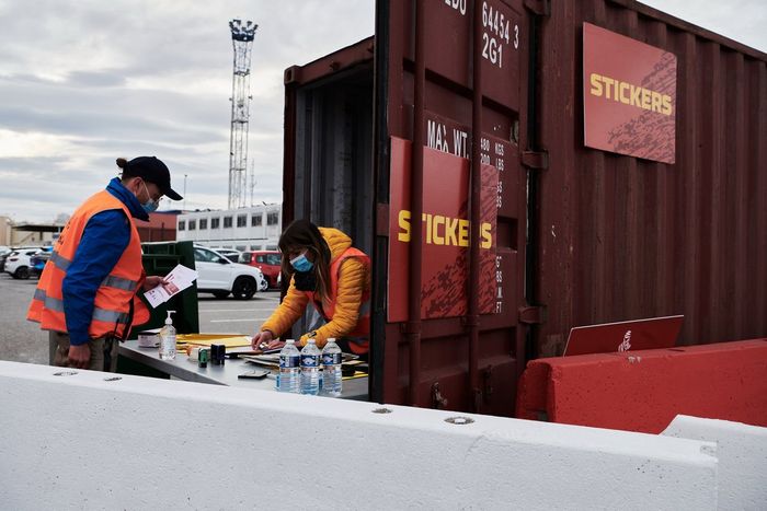 Embarque del Dakar 2021 en Marsella