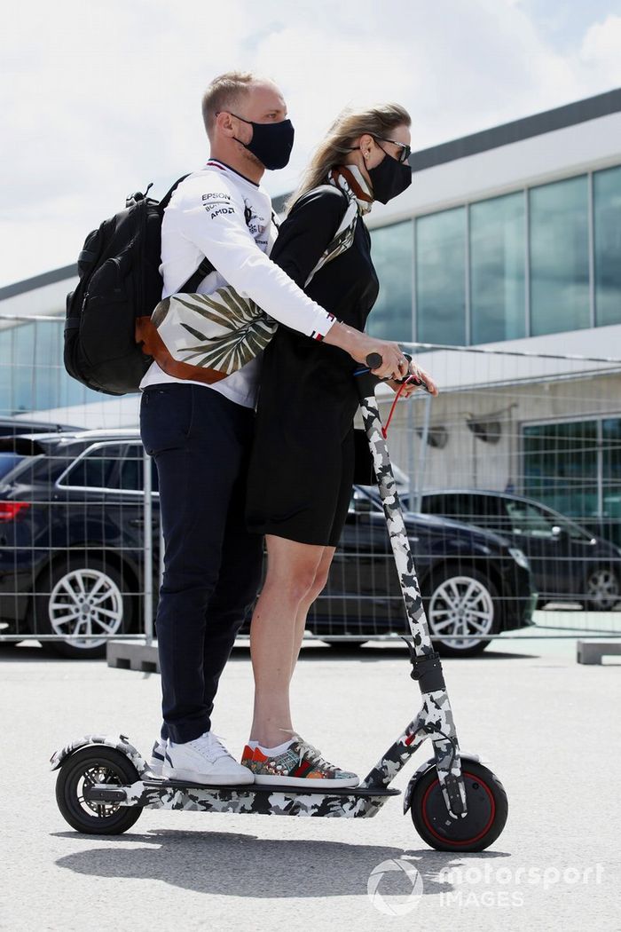 Valtteri Bottas, Mercedes y Tiffany Cromwell
