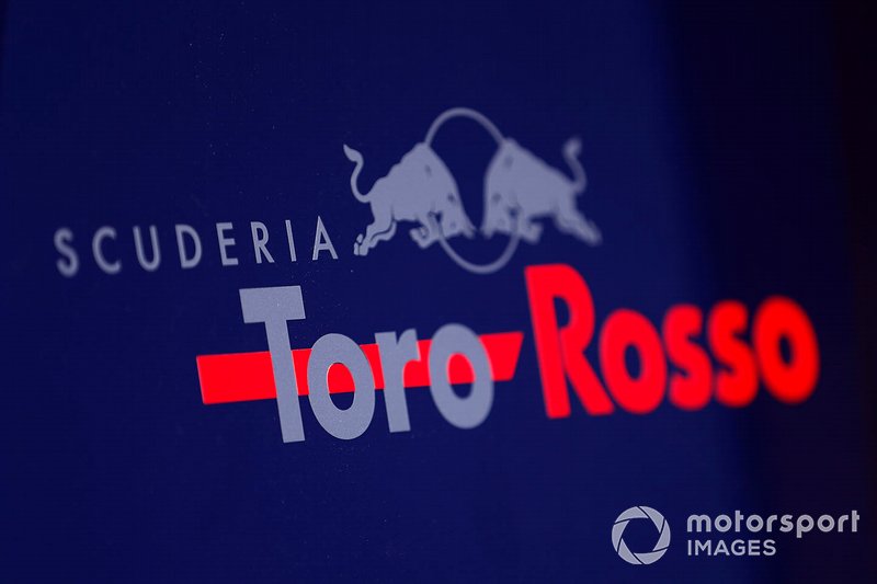Scuderia Toro Rosso logo