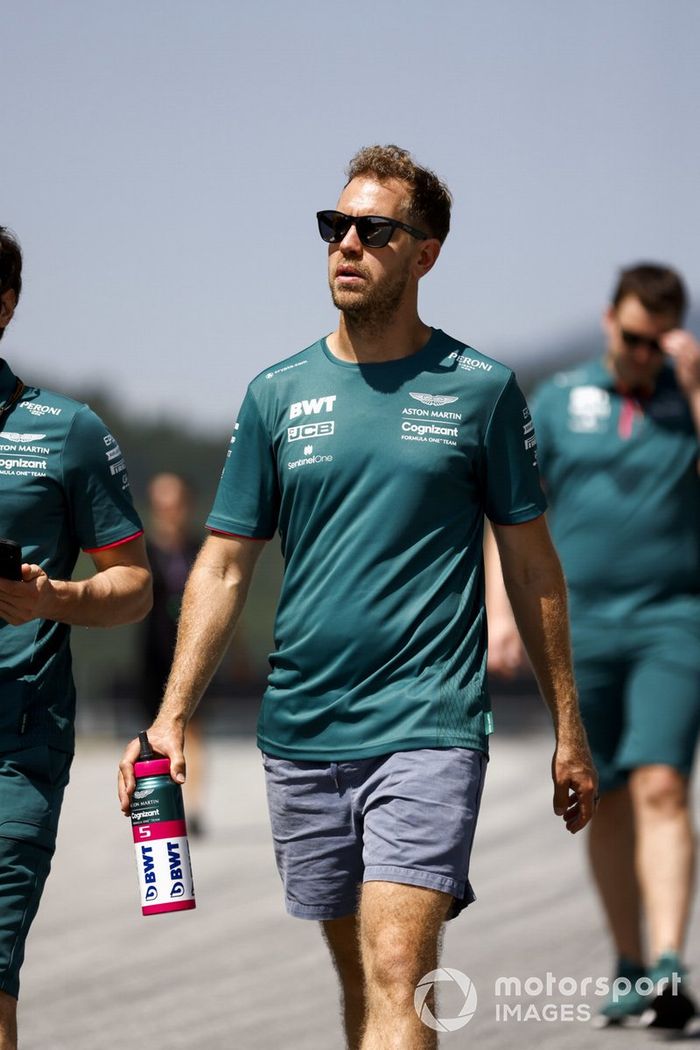Sebastian Vettel, Aston Martin, recorre la pista del GP de Estiria