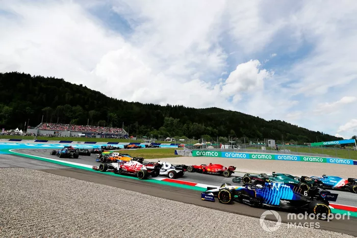 Nicholas Latifi, Williams FW43B, Sebastian Vettel, Aston Martin AMR21, Esteban Ocon, Alpine A521