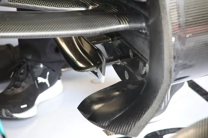 Mercedes W15 detalles técnicos
