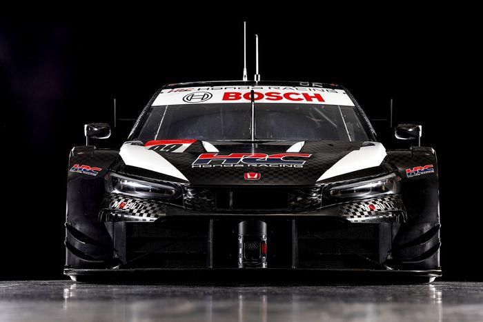 アステモ CIVIC TYPE R-GT SUPER GT 2024 シビック Astemo CIVIC TYPE R-GT Finish on the Podium i | Honda.Racing
