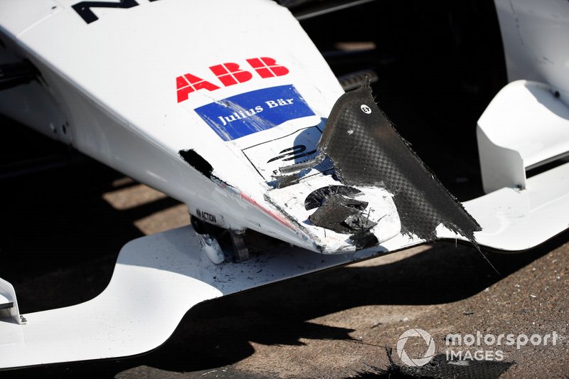 Damage to the nose of the car of Tom Dillmann, NIO Formula E Team, NIO Sport 004, after a crash in the pit lane