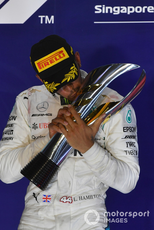 Podio: ganador de la carrera Lewis Hamilton, Mercedes AMG F1
