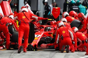 Kimi Raikkonen, Ferrari SF71H, pits