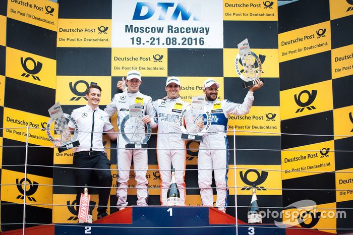 Podio: ganador de la carrera Robert Wickens, Mercedes-AMG Team HWA, Mercedes-AMG C63 DTM; segundo lugar Paul Di Resta, Mercedes-AMG Team HWA, Mercedes-AMG C63 DTM; tercer lugar Gary Paffett, Mercedes-AMG Team ART, Mercedes-AMG C63 DTM.