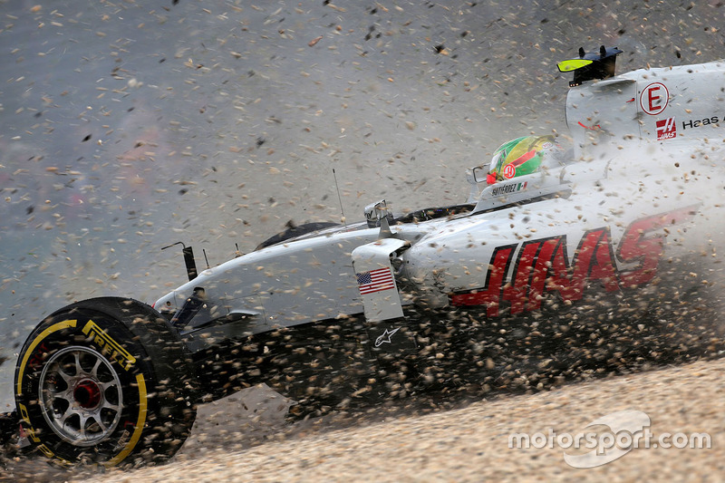 Esteban Gutierrez, Haas F1 Team VF-16 crash