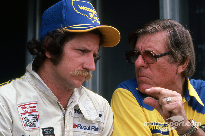 Dale Earnhardt, Bud Moore Engineering, mit Bud Moore