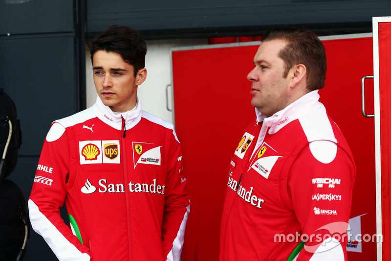 Charles Leclerc, Ferrari tesztversenyző és Dave Greenwood, Ferrari