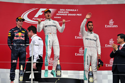 Подиум (слева направо): Макс Ферстаппен, Red Bull Racing; Нико Росберг, Mercedes AMG F1; Льюис Хэмил