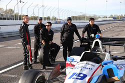 Sébastien Bourdais, Dale Coyne Racing Honda talks with his team