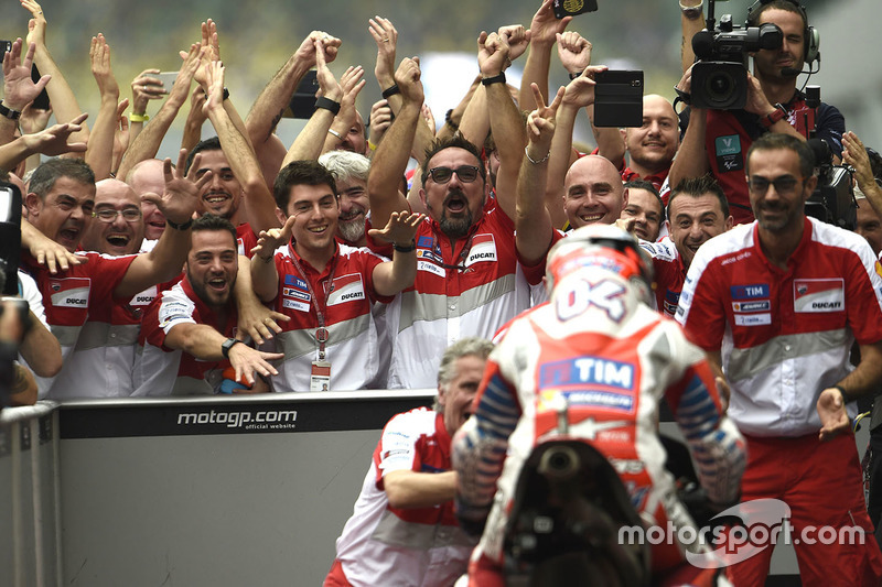 Ganador de la carrera Andrea Dovizioso, Ducati Team