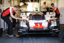 #1 Porsche Team Porsche 919 Hybrid: Neel Jani, Andre Lotterer, Nick Tandy