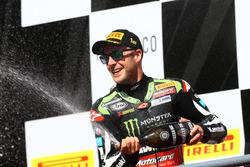 Le vainqueur de la course, Jonathan Rea, Kawasaki Racing