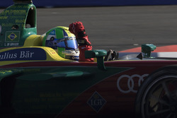 Ganador de la carrera Lucas di Grassi, Audi Sport Team Abt
