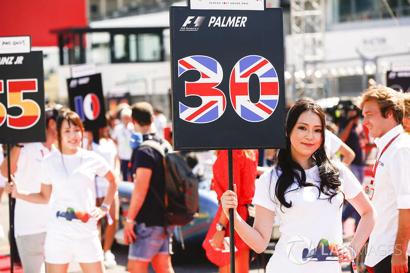 Grid Girls for Jolyon Palmer, Renault Sport F1 Team, Carlos Sainz Jr., Scuderia Toro Rosso