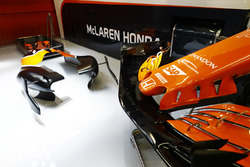 Detalle del morro del McLaren MCL32 Honda