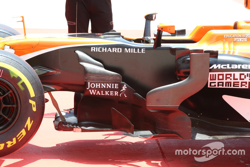 Fernando Alonso, McLaren MCL32 detalle