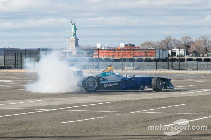 Victor Cruz en el SPARK Renault SRT_01E