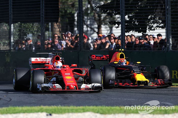 Max Verstappen, Red Bull Racing RB13, Sebastian Vettel, Ferrari SF70H
