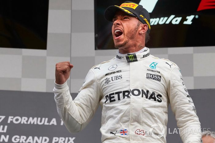 4. Lewis Hamilton no pódio do GP da Bélgica, em Spa.