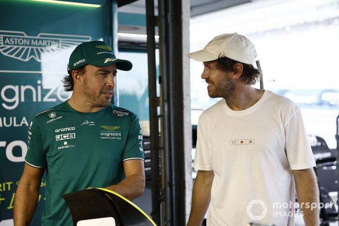 Fernando Alonso, Aston Martin F1 Team y Sebastian Vettel