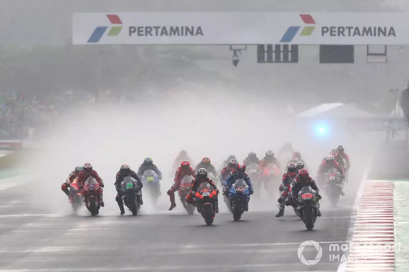 Le départ du Grand Prix d'Indonésie