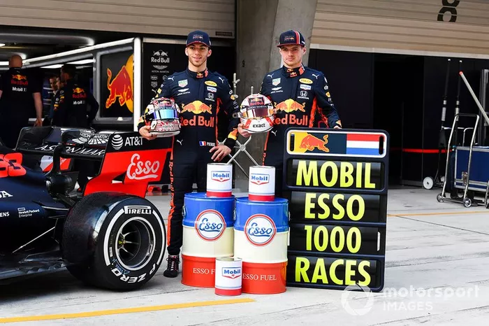 Pierre Gasly, Red Bull Racing y Max Verstappen, Red Bull Racing con Mobil 