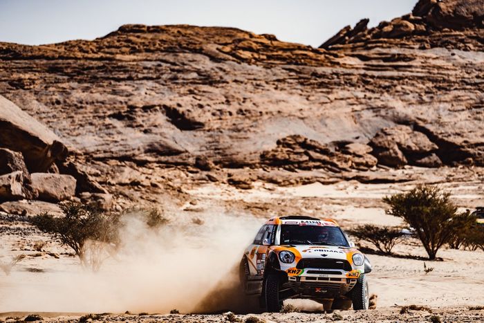 #238 X-Raid Mini John Cooper Works Rally Mini: Laia Sanz, Maurizio Gerini