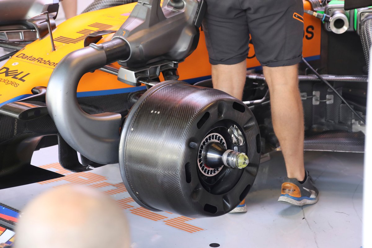 Les freins avant de la McLaren MCL35M
