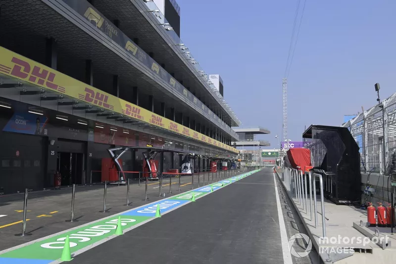 La voie des stands du circuit de Djeddah