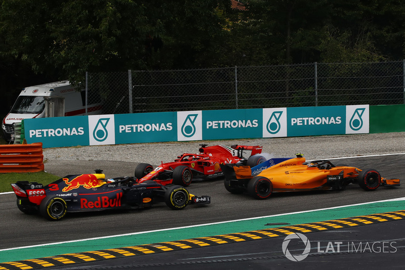 Sebastian Vettel, Ferrari SF71H, Stoffel Vandoorne, McLaren MCL33 y Daniel Ricciardo, Red Bull Racing RB14