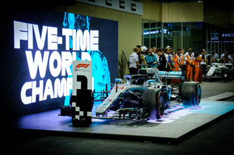 La monoposto di Lewis Hamilton, Mercedes AMG F1, nel parco chiuso, dopo la gara