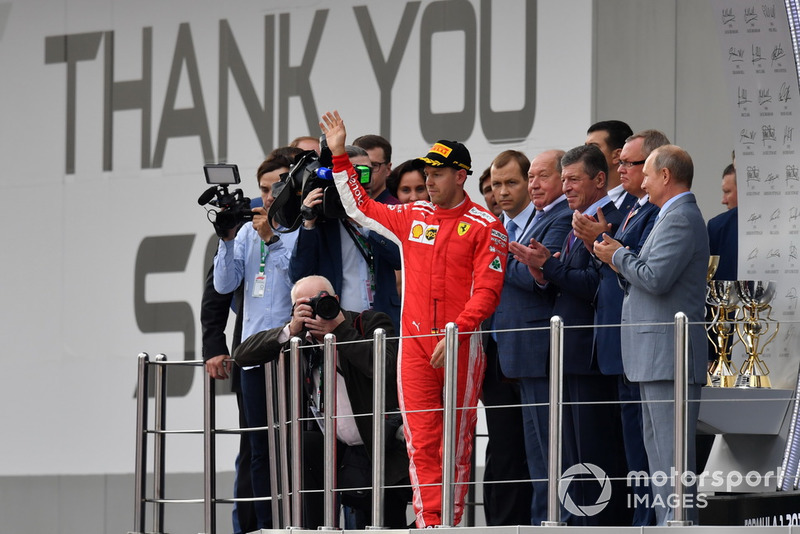Podio: tercer lugar Sebastian Vettel, Ferrari celebra