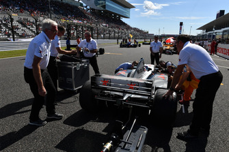 Mika Hakkinen, McLaren MP4-13 at Legends F1 30th Anniversary Lap Demonstration