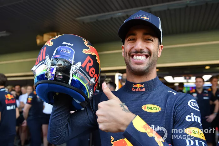 Daniel Ricciardo, Red Bull Racing and helmet