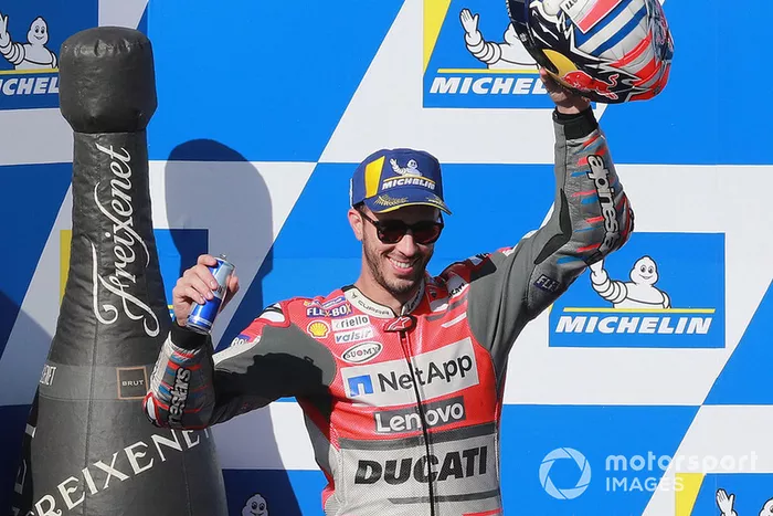 Podio: tercer clasificado Andrea Dovizioso, Ducati Team