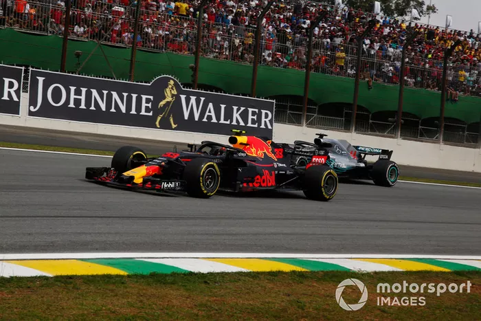Max Verstappen, Red Bull Racing RB14 y Lewis Hamilton, Mercedes AMG F1 W09 EQ Power+ 