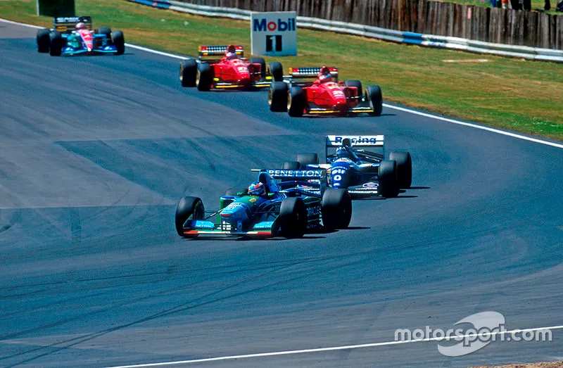 Michael Schumacher, Benetton B194 Ford, Damon Hill, Williams FW16 Renault