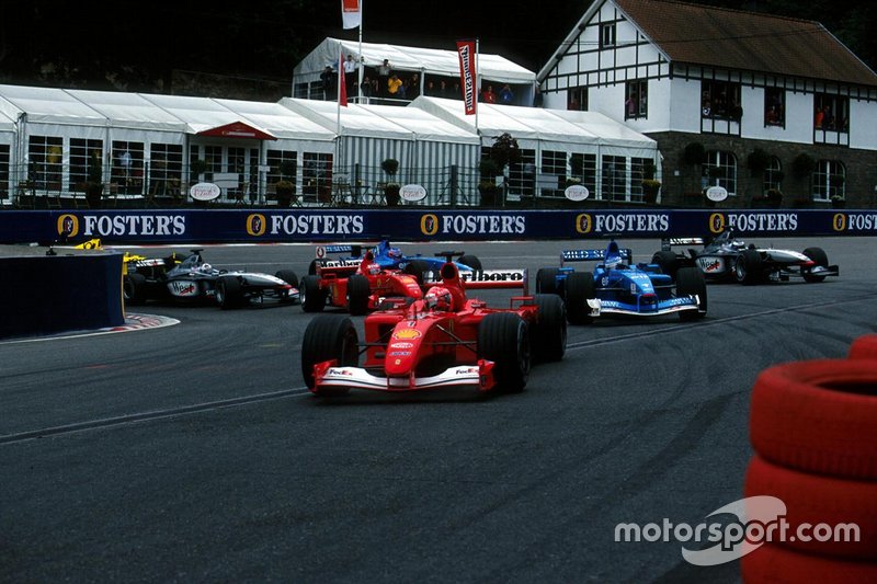 Michael Schumacher, Ferrari F1-2001 voor Jenson Button,  Benetton Renault B201 