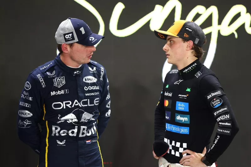 Oscar Piastri, McLaren, Max Verstappen, Red Bull Racing