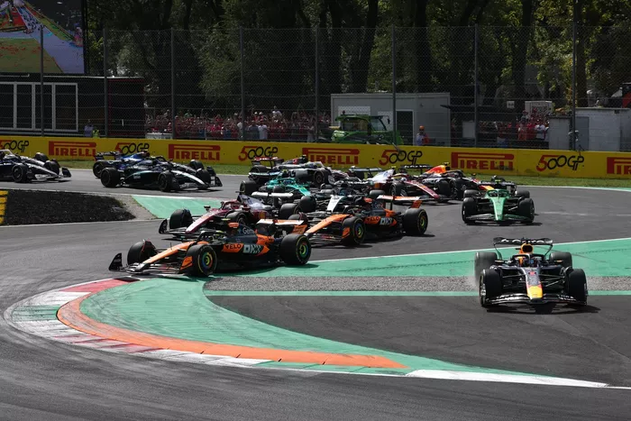 Lando Norris, McLaren, Max Verstappen, Red Bull Racing