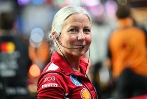Angela Cullen, Ferrari