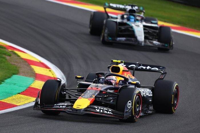 George Russell, Mercedes, Yuki Tsunoda, Red Bull Racing Team