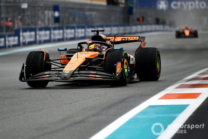 Lando Norris, McLaren, Oscar Piastri