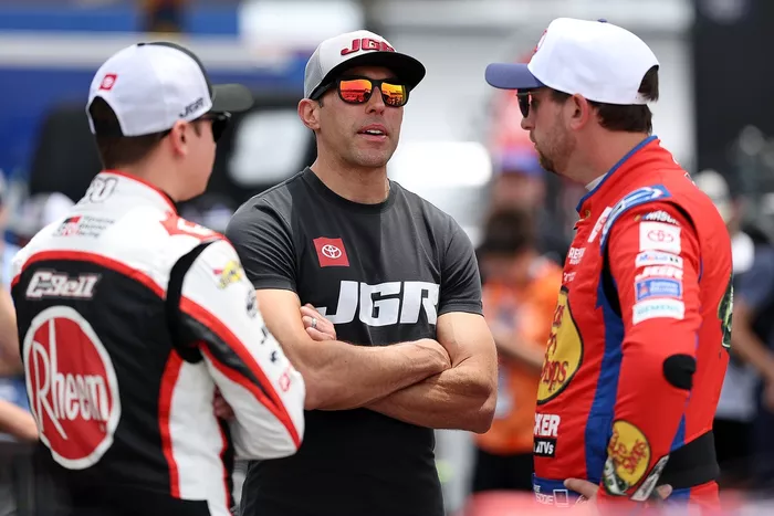 Aric Almirola, Christopher Bell, Joe Gibbs Racing Toyota, Chase Briscoe, Joe Gibbs Racing Toyota