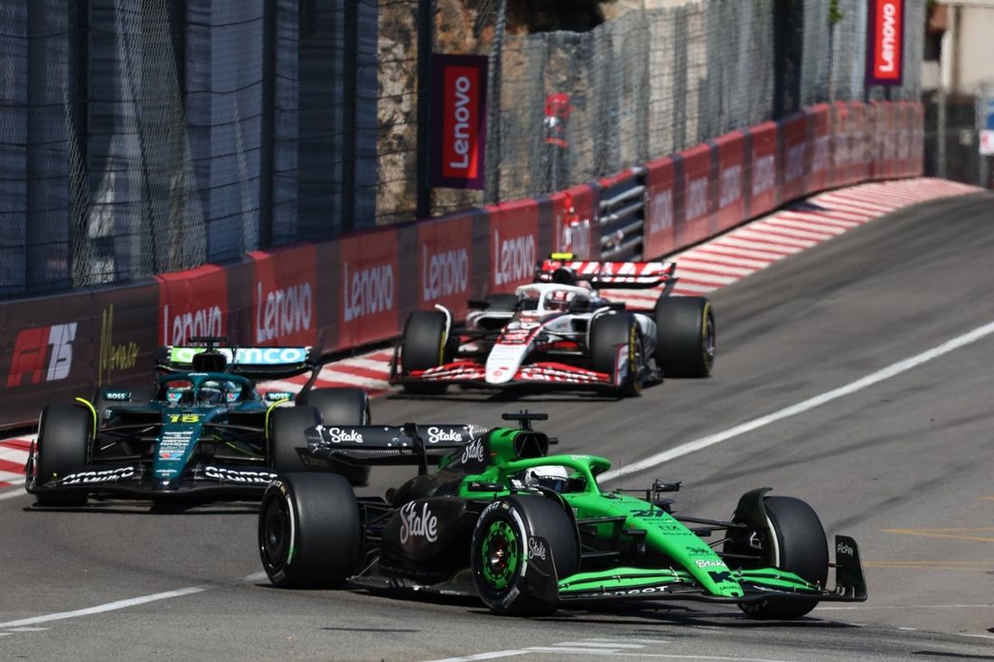 Nico Hulkenberg, Sauber, Lance Stroll, Aston Martin Racing, Oliver Bearman, Haas F1 Team